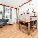 Charming, Modern, 1-bed Flat By Museum Of * Прага