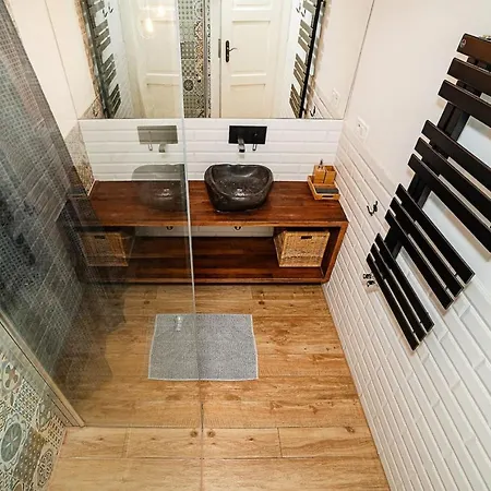 Charming, Modern, 1-bed Flat By Museum Of * Прага