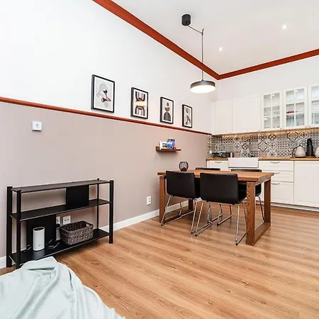 Appartement Charming, Modern, 1-bed Flat By Museum Of