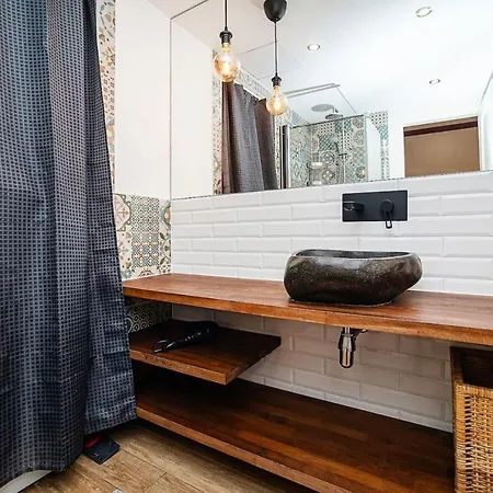 Apartamento Charming, Modern, 1-bed Flat By Museum Of *