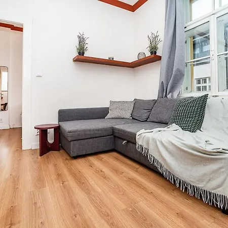 Charming, Modern, 1-bed Flat By Museum Of Apartmán Praha