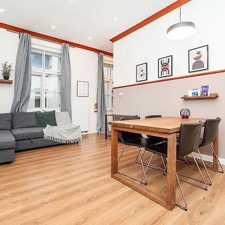Charming, Modern, 1-bed Flat By Museum Of * Praha